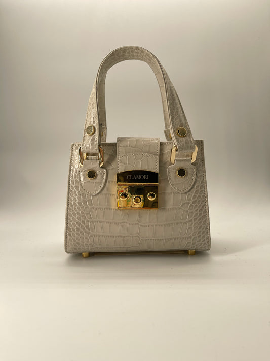 Clamori Pupa (Pearl Q)